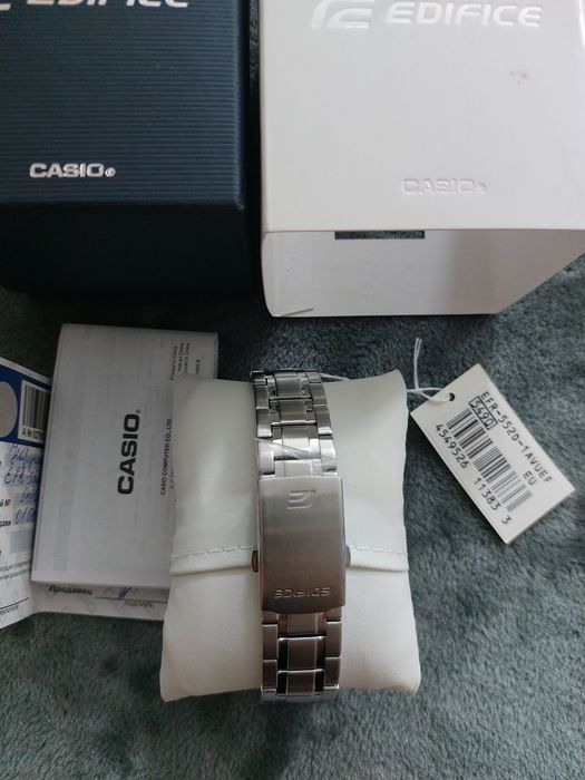 Продам новые мужские часы