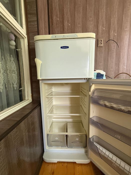 Холодильник «БИРЮСА»