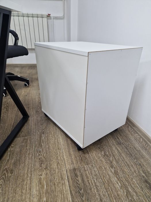 Продам 2 Тумбы офисные, новые