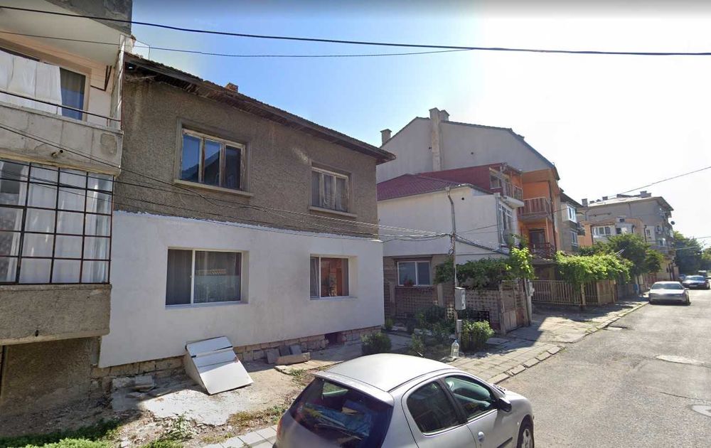 Етаж от къща в непосредствена близост до центъра на гр. Шумен