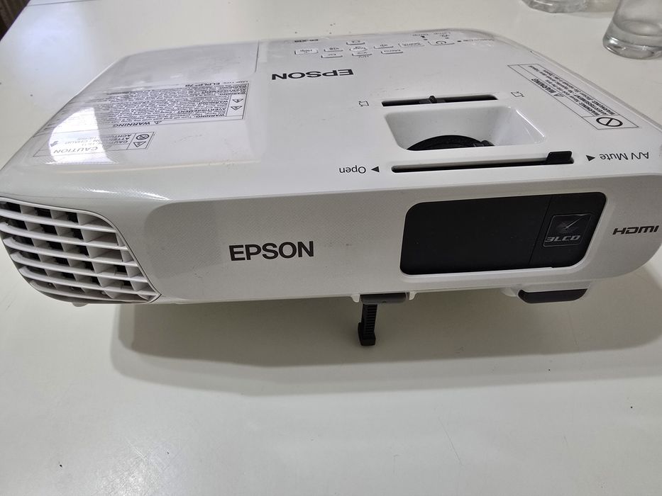 Продам проектор Epson