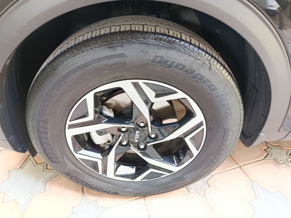Kia SPORTAGE 2024! Holati yaxshi. 4-pok Propan Gaz. Rangi Qora Tozza