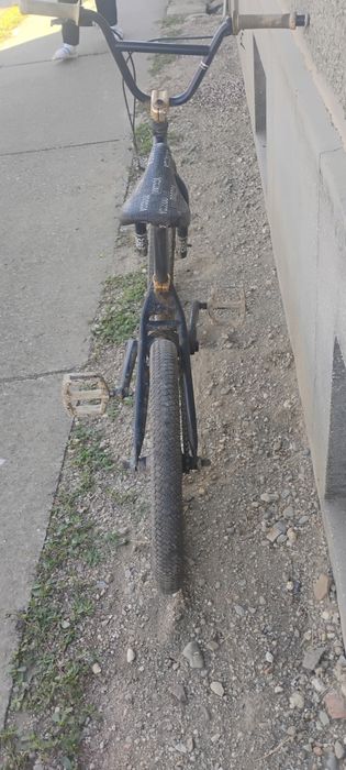 Vând BMX negru stare buna