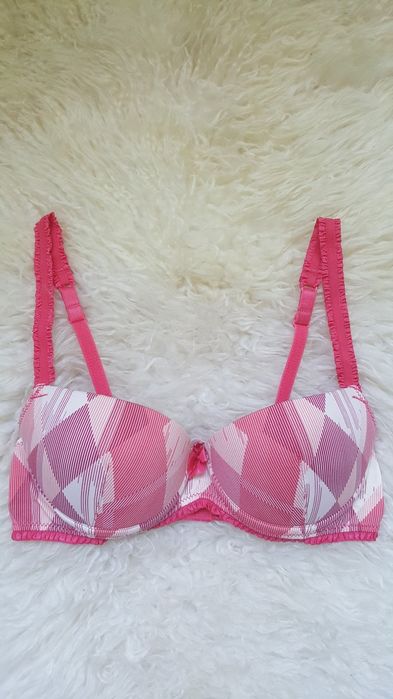 Луксозни дамски сутиени ETAM