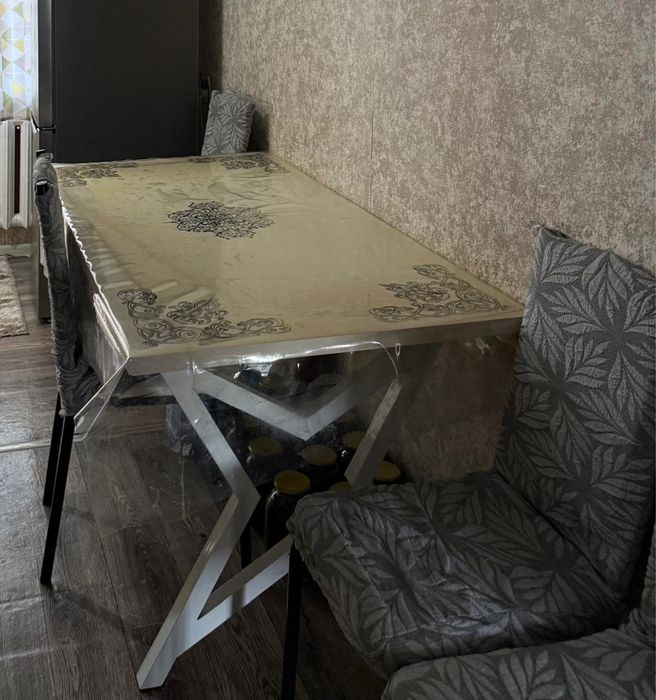 Стол обеденный б/у