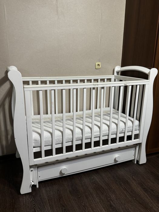 Детская кроватка 3000