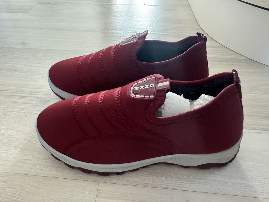 Сапоги, кроссы утепленные.