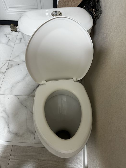 Продаю б/ушный унитаз