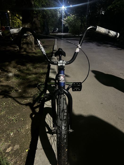 BMX king Curb (2023)