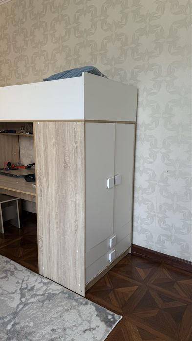 продаю 2 кровати-чердака с матрасами