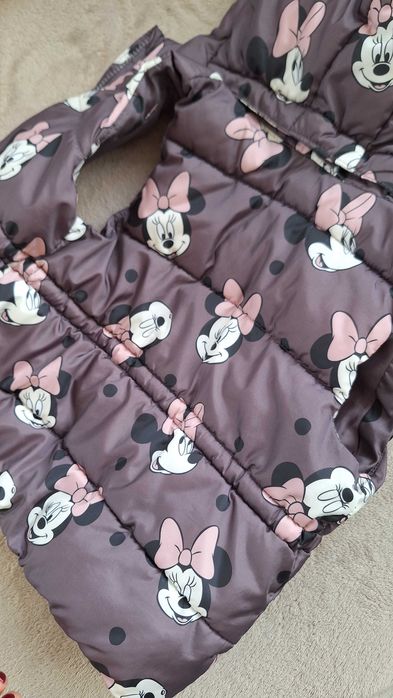 Капитониран елек за момиче. 12-18 м. Сваляща се качулка. Запазен. HM.