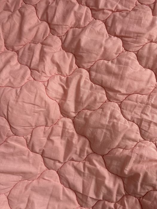 Одеяло и постельное белье в детскую кровать