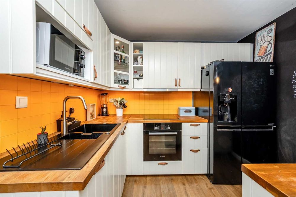 Многостаен апартамент, напълно обзаведен, до бъдеща метростанция