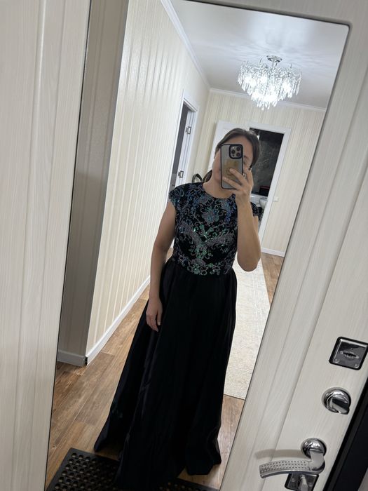 Платье вечернее