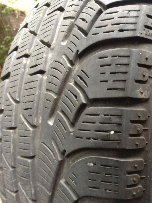 Pirelli Sottozero 17 Run Flat dot:4014 , 8мм и 4бр. Alutec дж. с гуми