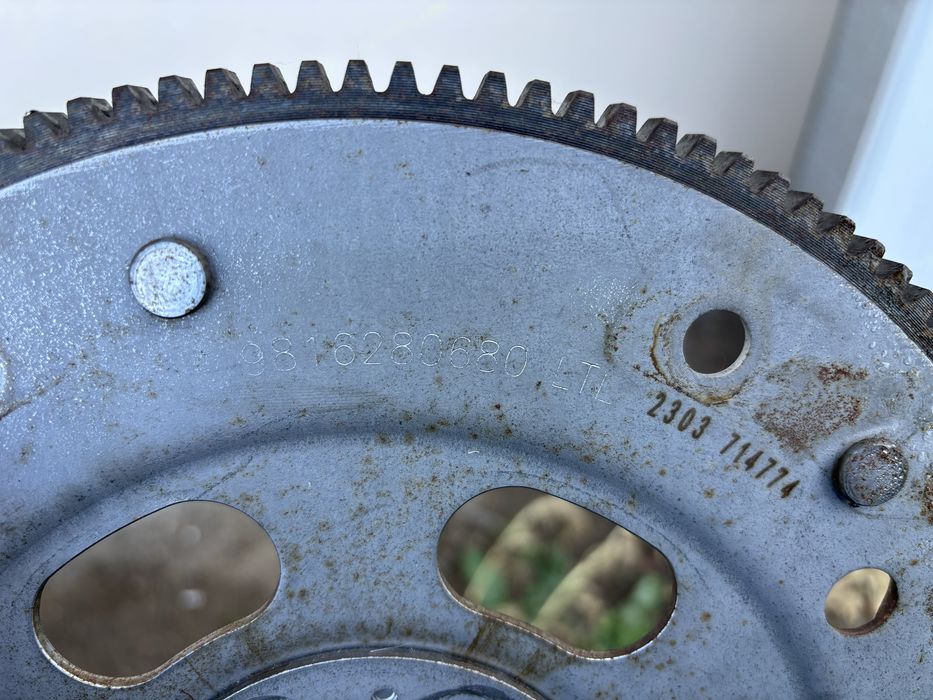 Маховик и Хидро от Peugeot 2008 2023г 1.5 HDI