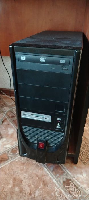 Продам компьютер со столом