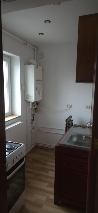 Ofer spre inchiriere garsoniera zona Casa Cartii zona magazin La Mosu