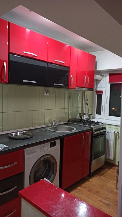 Ofer spre închiriere apartament 2 camere, Unirii Sud, 5 min de centru, loc de parcare,