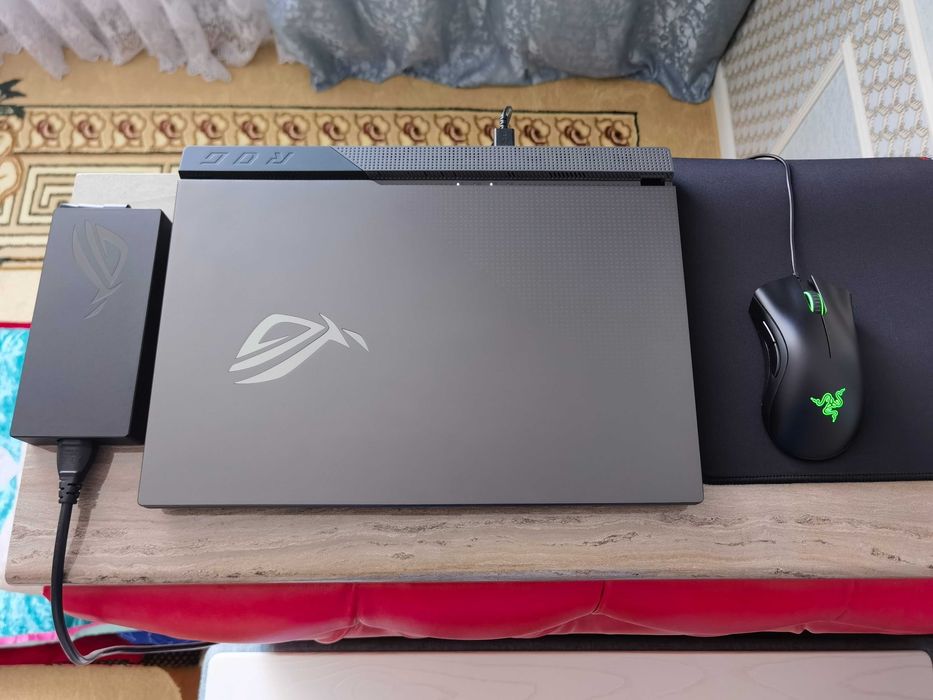 Продам мощный игровой ноутбук Asus ROG Strix 1ТБ