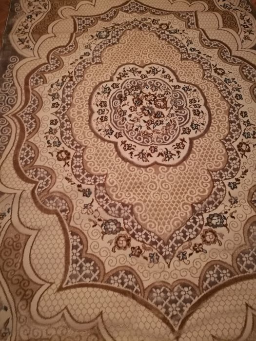 Ковер. Продам. Размер 2 на 3 метра.