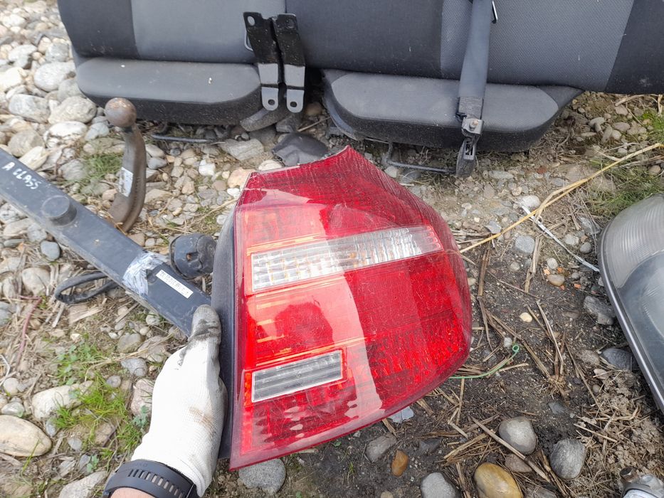 Vând stop dreapta spate bmw seria 1
