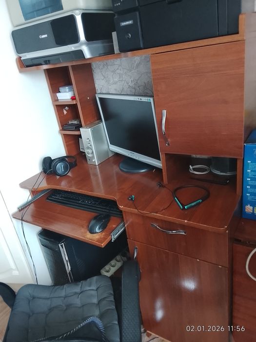 Стол для компьютера