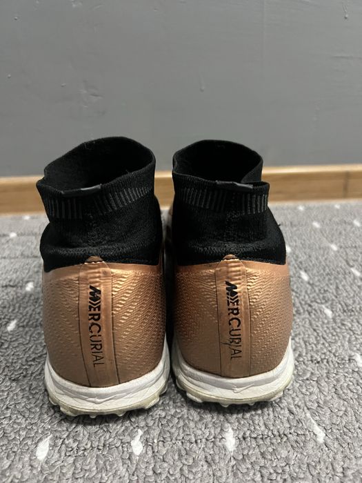 Продам сороконожки Nike mercurial