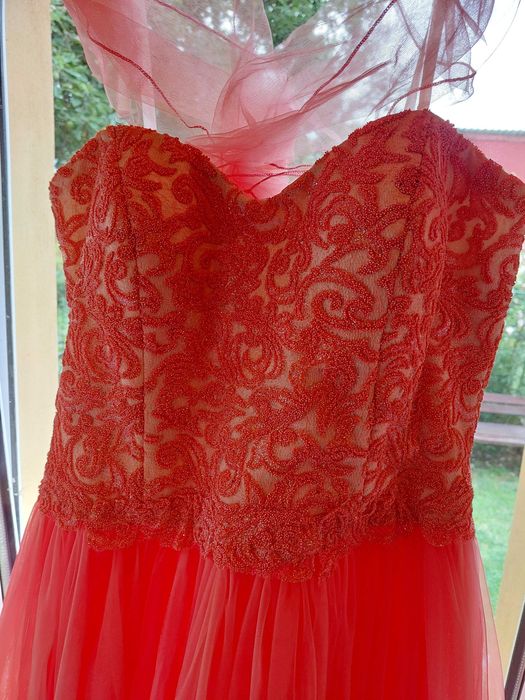 Rochie de gală din tull