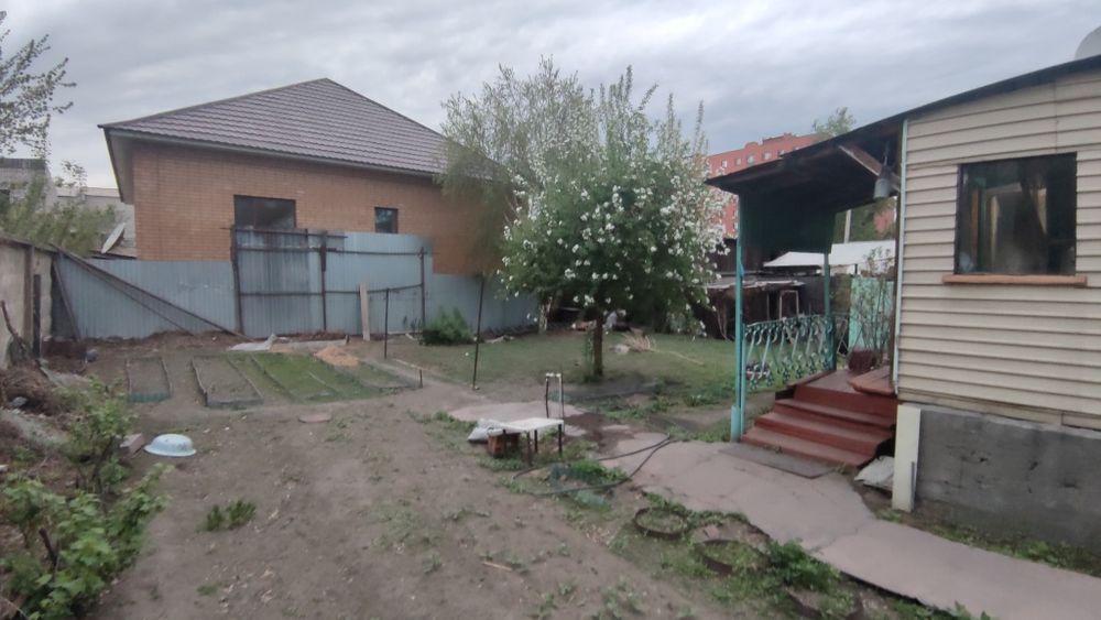 Дом. Участок в центре города. 4 сотки.