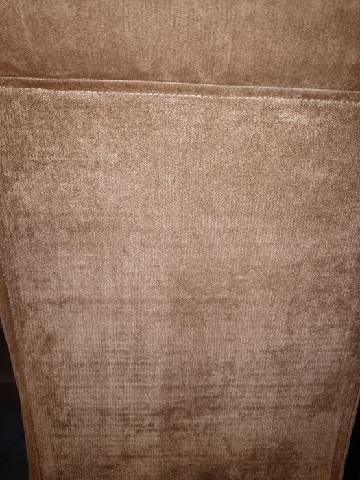 Masă din lemn + 6 scaune tapițate roz pudră – set dining