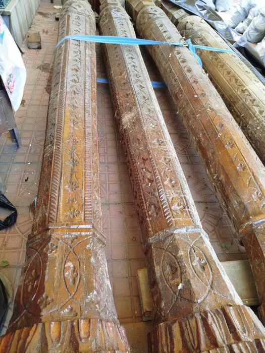 Деревянные колонны с ручной резбой 3,5м