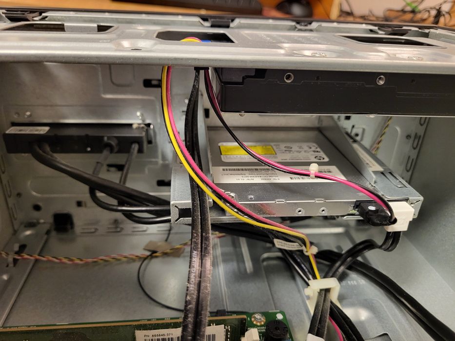 Calculator HP TPC W031-SF cu monitor