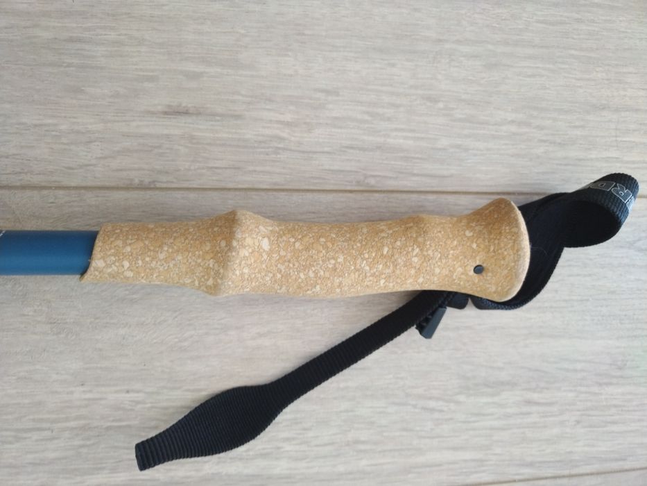 Щека с дръжка от корк