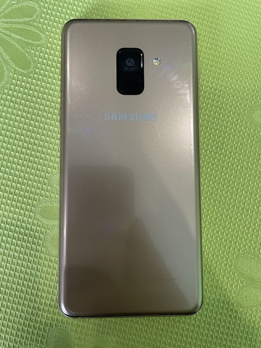 Samsung Galaxy A8 Gold