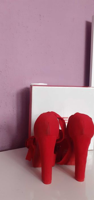 Официални обувки