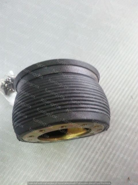 butuc volan toyota cu prindere in 6 puncte,volan sport toyota