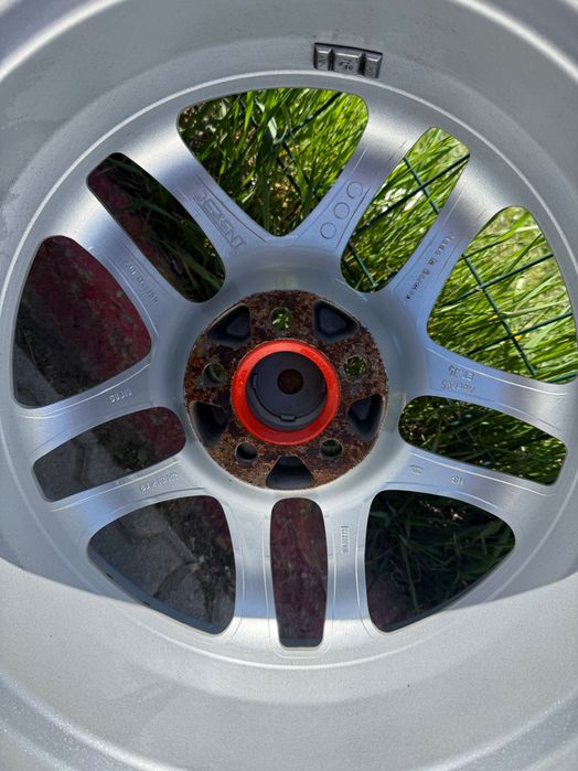 Джанти с гуми dezent 18 5x100