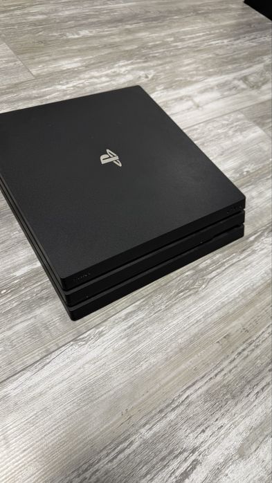 Playstation 4 (ps4) pro