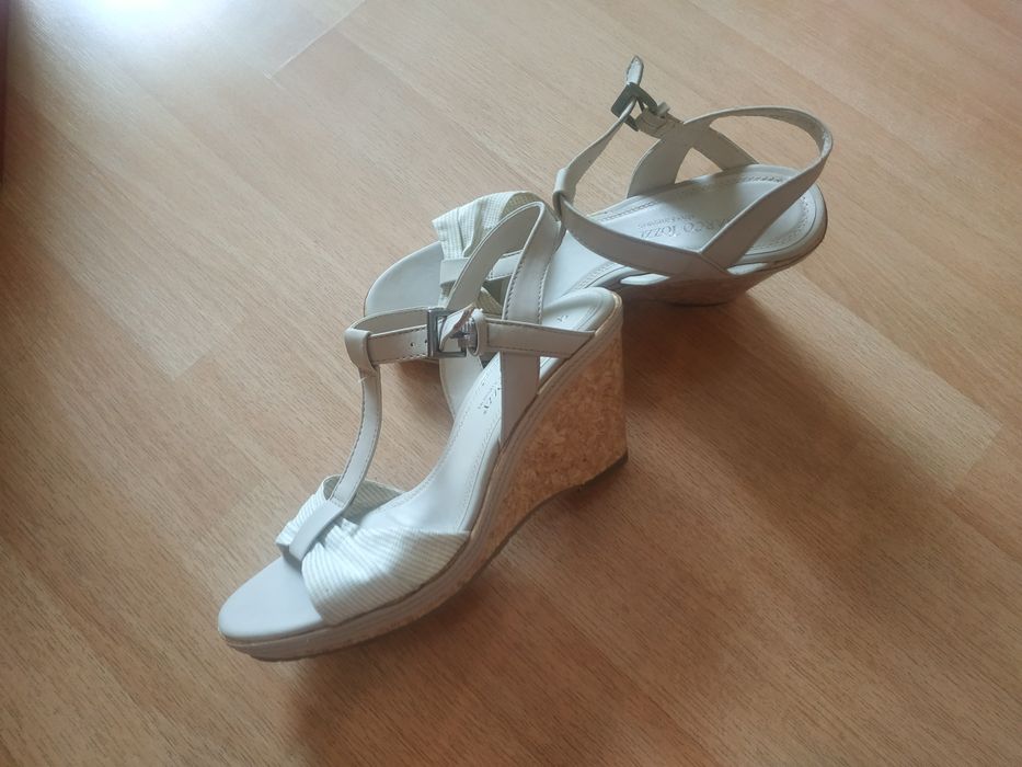 Босоножки новые на 41 размер