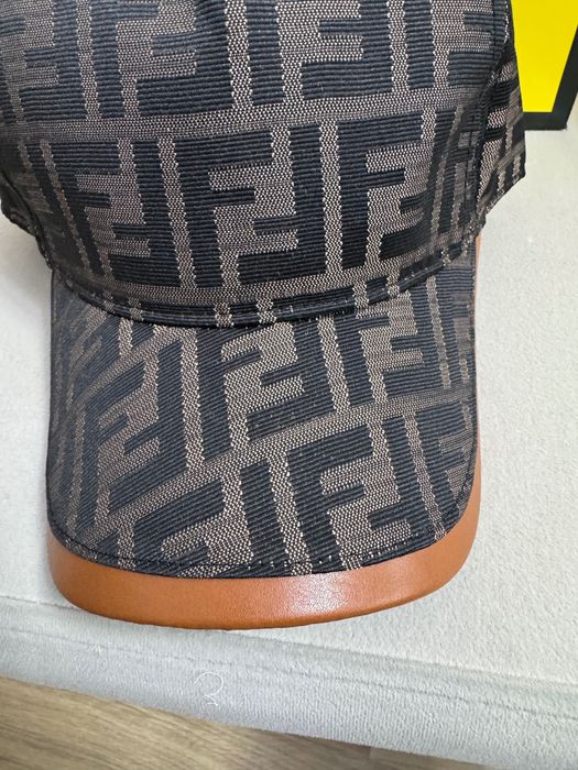 Fendi Roma-Автентична чисто нова мъжка шапка