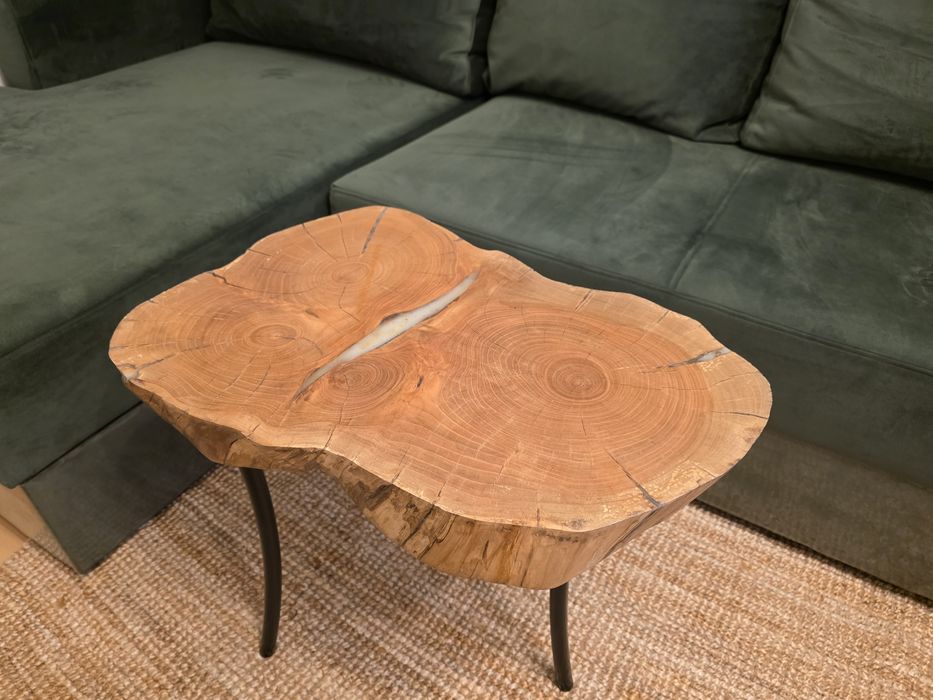 Măsuță de cafea din felie de lemn