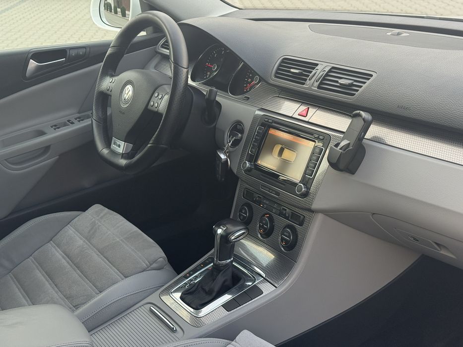 VW Passat Variant R-Line 2.0 TDI 170 CP| Bi-Xenon Adaptive | Keyless | Piele Alcantara EURO 5