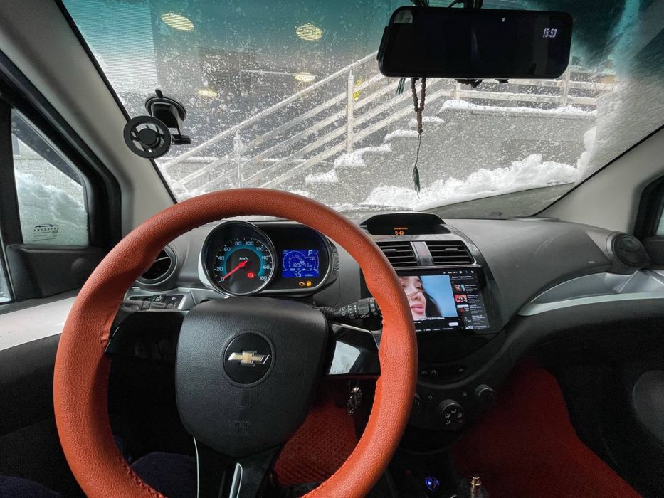 Spark sotiladi srochno