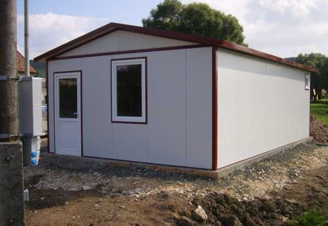 Casa modulara, garaje auto si containere tip birou din structura metalica si panou sandwich termoizolant