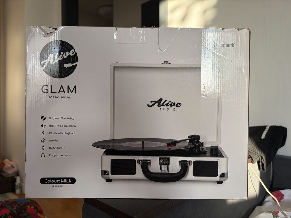 Проигрыватель винила Alive Audio GLAM Milk