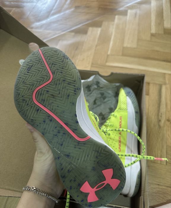 Баскетболни обувки-Under Armour, Jet Splash, Неоновозелен 37. 5