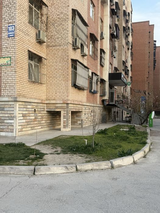 Sergeli moshina bozorga yetmasdan yahshi lokatsada