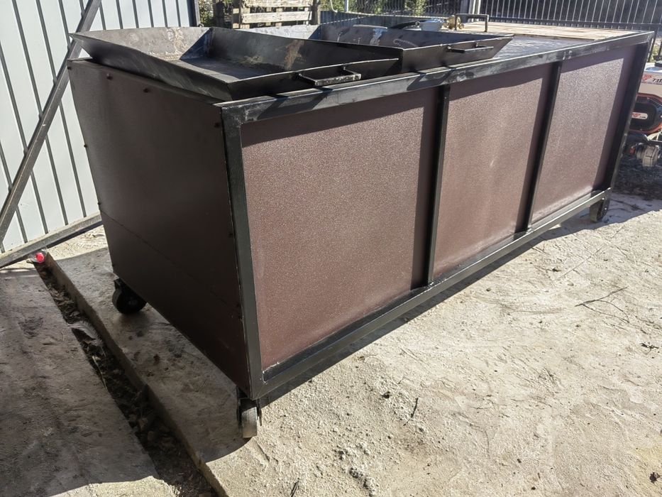 Gril pe gaz cu vapori de apă