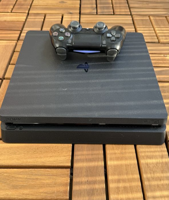 PlayStation 4 Slim ( PS4 )